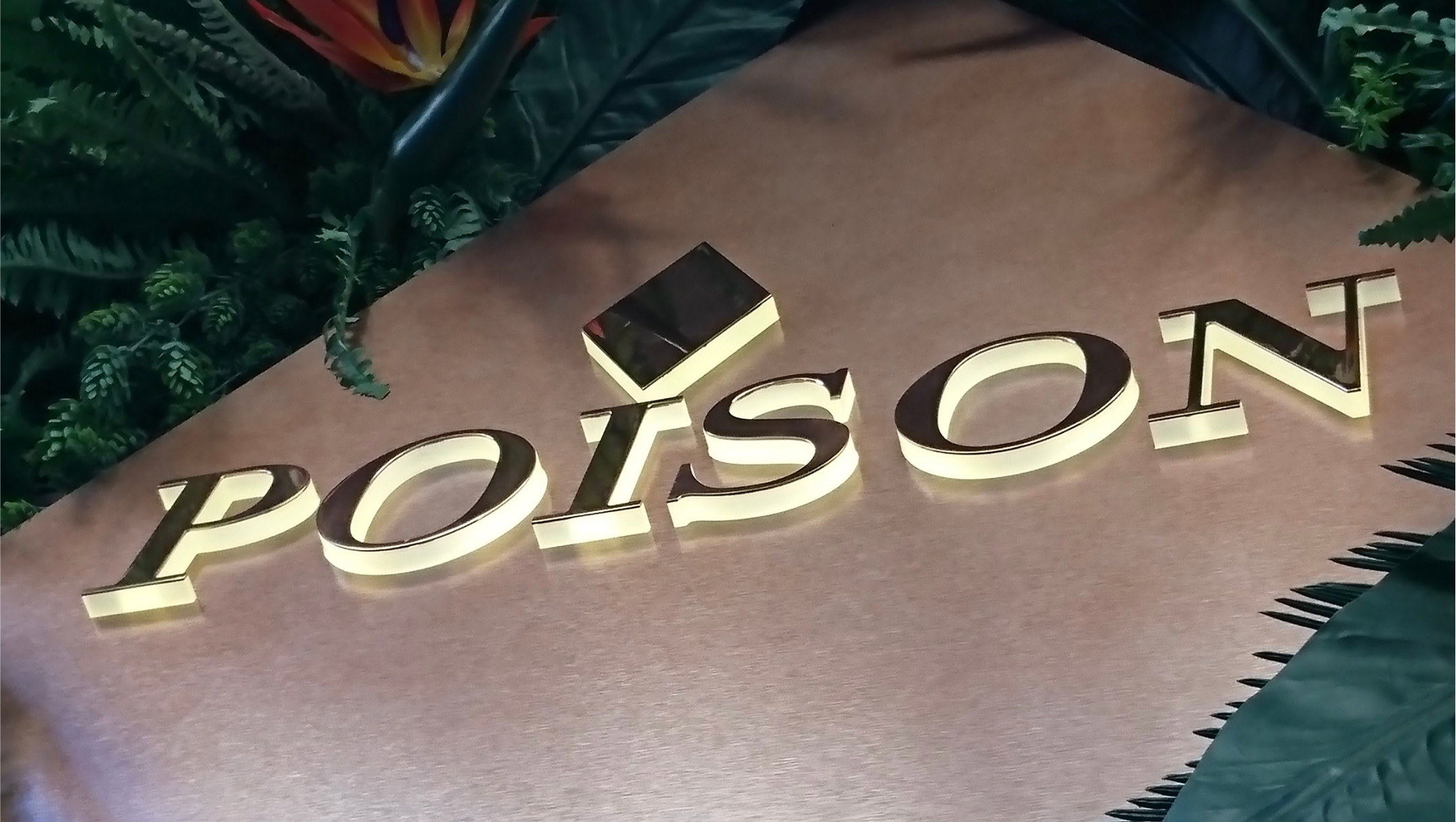 POISON (1)
